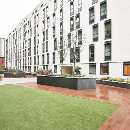 Sterling Court In Wembley Lägenhet London Exteriör bild