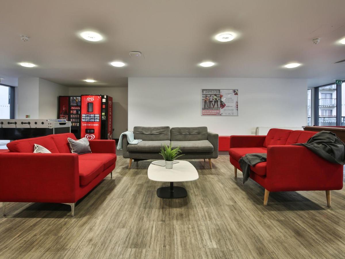 Sterling Court In Wembley Lägenhet London Exteriör bild