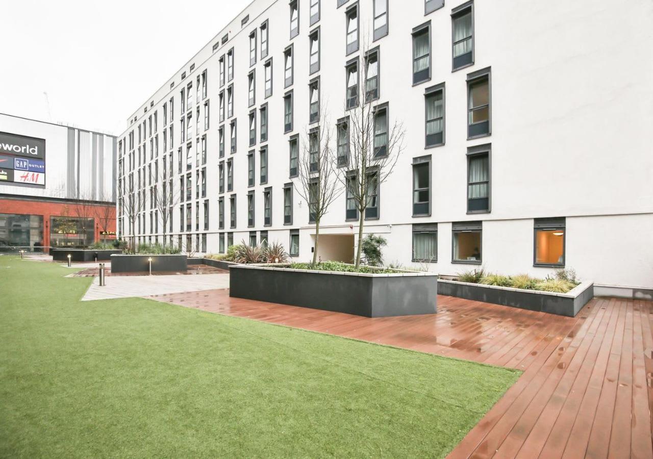 Sterling Court In Wembley London Exteriör bild