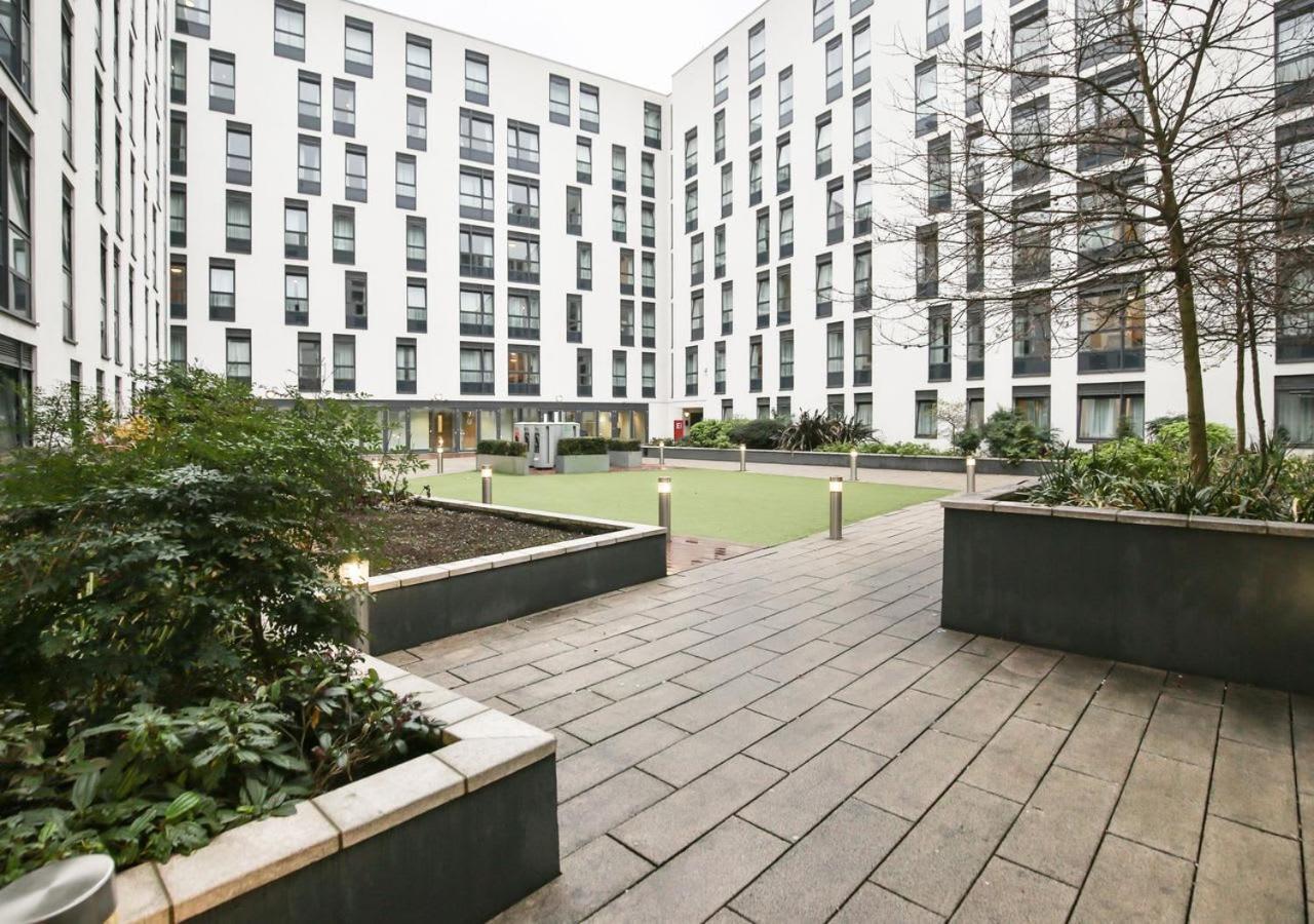 Sterling Court In Wembley London Exteriör bild